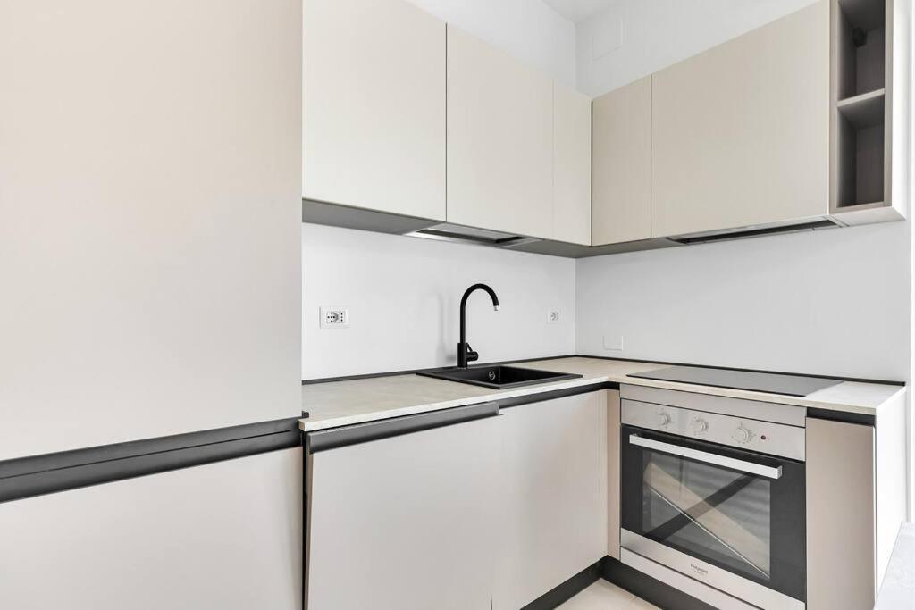 Alessia'S Flat - Caroli Apartment Milan Exterior photo