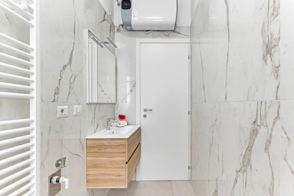 Alessia'S Flat - Caroli Apartment Milan Exterior photo